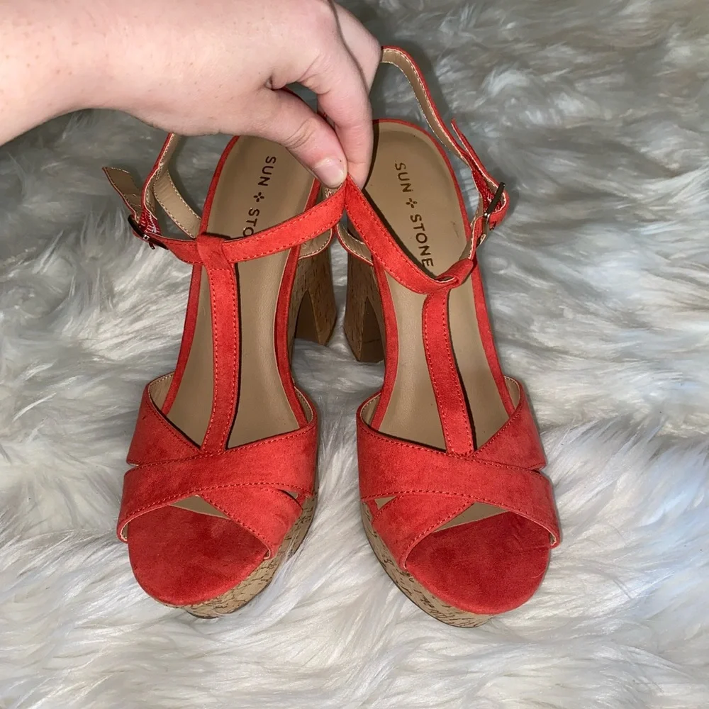 Sun & Stone salmon colored wedges size 9 NWOT